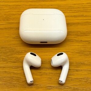 AirPods 3rd-generation (with MagSafe Charging Case)